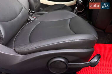 Хетчбек MINI Cooper 2012 в 