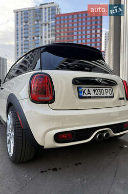 Хетчбек MINI Cooper 2017 в 