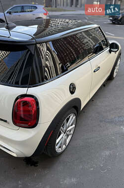 Хетчбек MINI Cooper 2017 в 