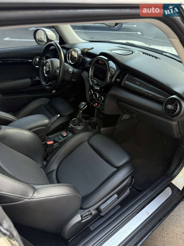 Хэтчбек MINI Cooper 2017 в Киеве фото 34 Хэтчбек MINI Cooper 2017 в Киеве
