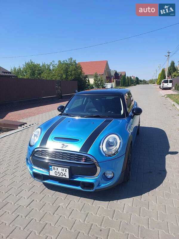Хетчбек MINI Cooper 2015 в 
