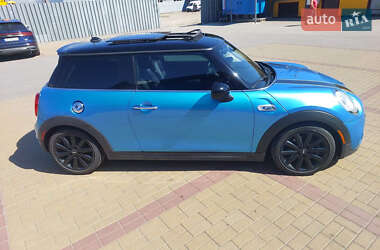 Хетчбек MINI Cooper 2015 в 