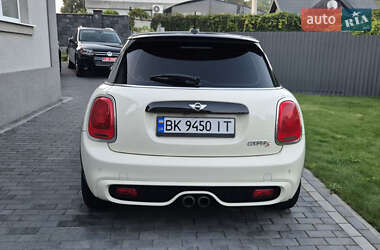 Хэтчбек MINI Cooper 2017 в 
