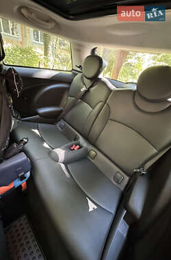 Хетчбек MINI Cooper 2013 в 