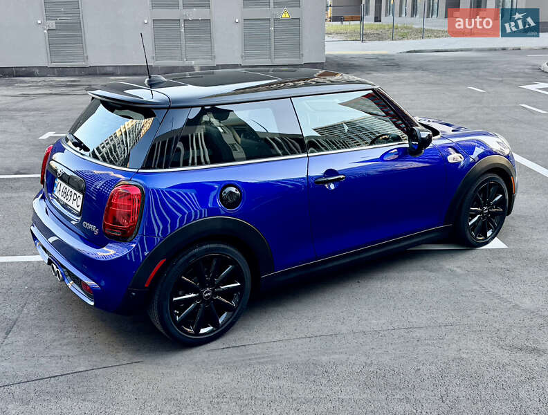 Хэтчбек MINI Cooper 2019 в Киеве