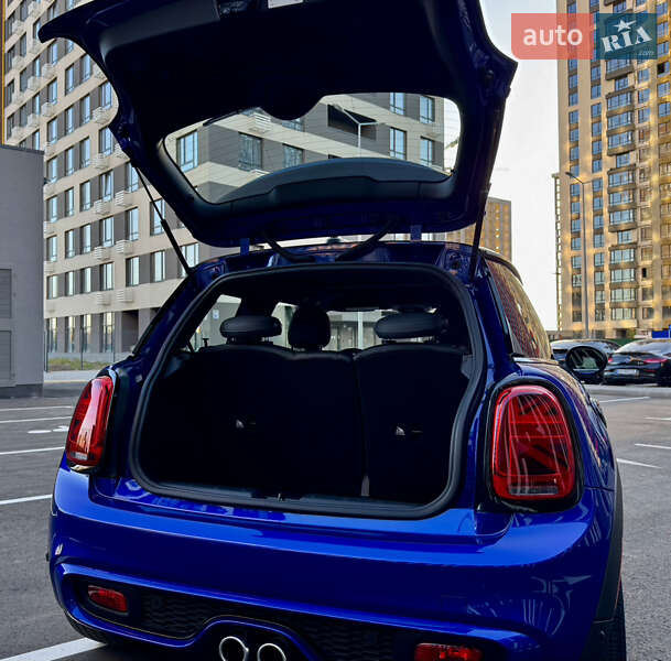 Хэтчбек MINI Cooper 2019 в Киеве