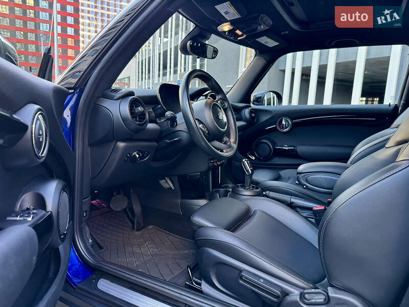 Хэтчбек MINI Cooper 2019 в Киеве