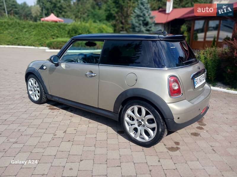 Хэтчбек MINI Cooper 2008 в Львове