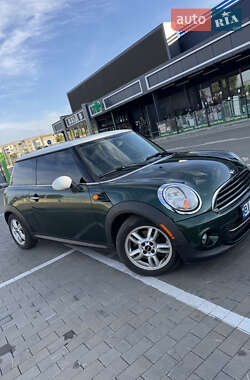 Хетчбек MINI Cooper 2012 в 