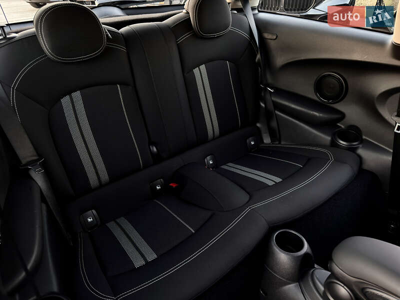 Хэтчбек MINI Cooper 2022 в Киеве