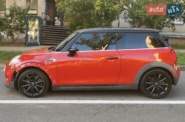 Хетчбек MINI Cooper 2014 в 