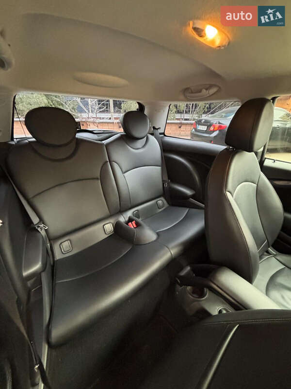 Хэтчбек MINI Cooper 2012 в Киеве