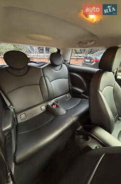 Хетчбек MINI Cooper 2012 в 