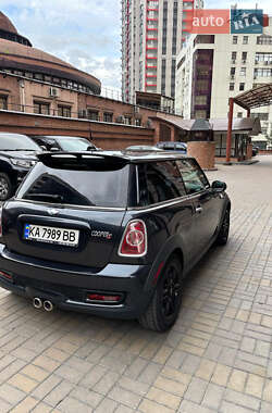 Хетчбек MINI Cooper 2012 в 