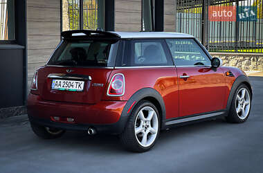 Хетчбек MINI Cooper 2011 в 