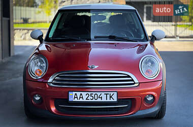 Хетчбек MINI Cooper 2011 в 