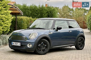 Хэтчбек MINI Cooper 2009 в 
