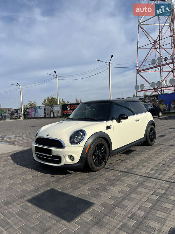 Хэтчбек MINI Cooper 2013 в Лубнах