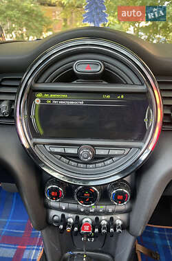 Хетчбек MINI Cooper 2014 в 