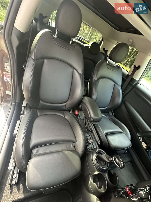 Хэтчбек MINI Cooper 2016 в Львове