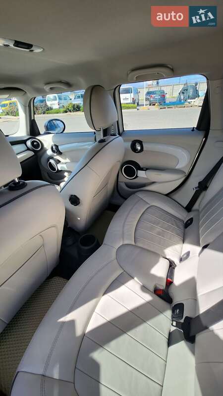 Хэтчбек MINI Cooper 2016 в Одессе