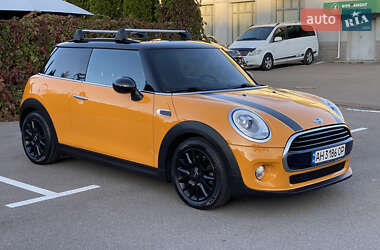 Хетчбек MINI Cooper 2016 в 