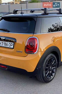 Хетчбек MINI Cooper 2016 в 