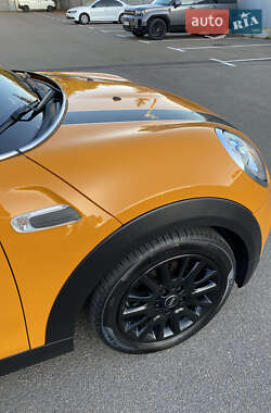 Хетчбек MINI Cooper 2016 в 