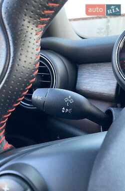 Хетчбек MINI Cooper 2016 в 