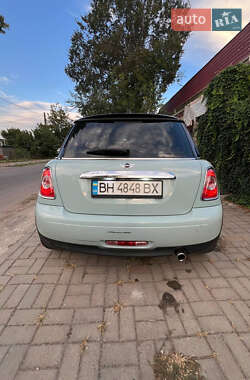 Хетчбек MINI Cooper 2011 в 