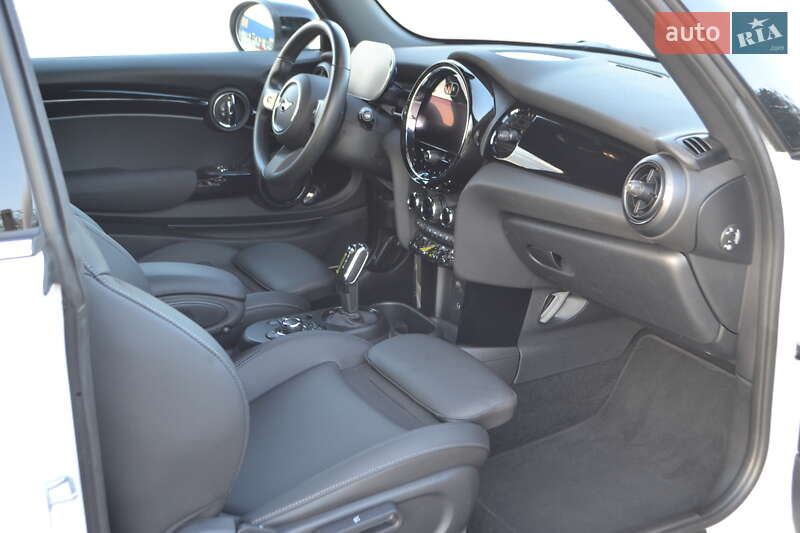 Хэтчбек MINI Cooper 2023 в Житомире фото 22 Хэтчбек MINI Cooper 2023 в Житомире