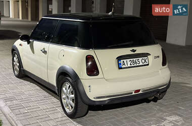 Хетчбек MINI Cooper 2006 в  фото 2 Хетчбек MINI Cooper 2006 в