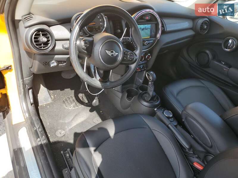 Хэтчбек MINI Cooper 2016 в Ивано-Франковске