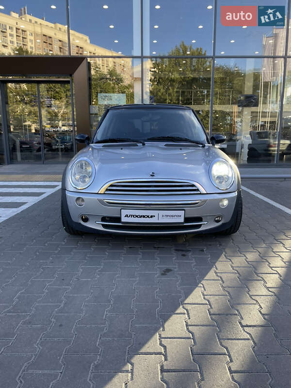 Хэтчбек MINI Cooper 2004 в Одессе