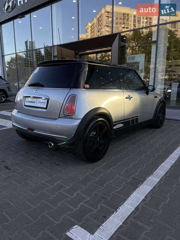 Хэтчбек MINI Cooper 2004 в Одессе
