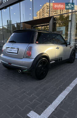 Хетчбек MINI Cooper 2004 в 