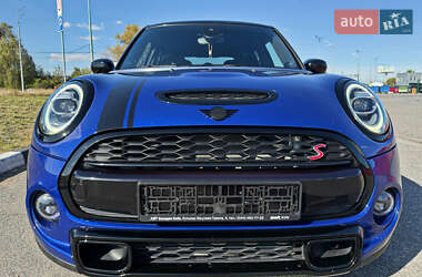 Хетчбек MINI Cooper 2020 в 