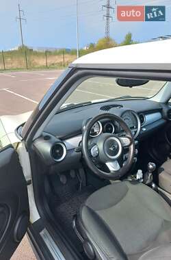 Хэтчбек MINI Cooper 2009 в 