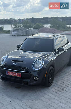 Хэтчбек MINI Cooper 2016 в Виннице