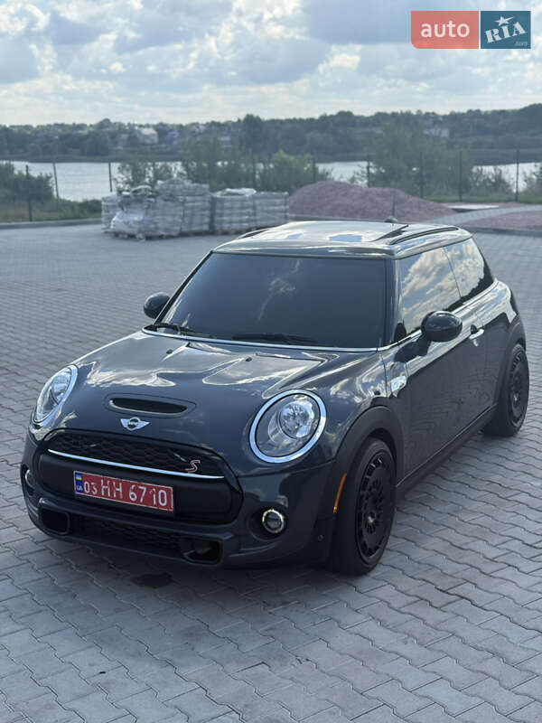 Хэтчбек MINI Cooper 2016 в 