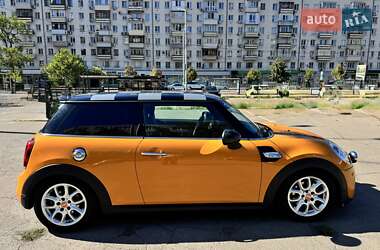 Хетчбек MINI Cooper 2014 в 