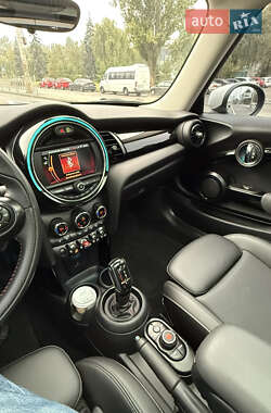Хэтчбек MINI Cooper 2019 в 