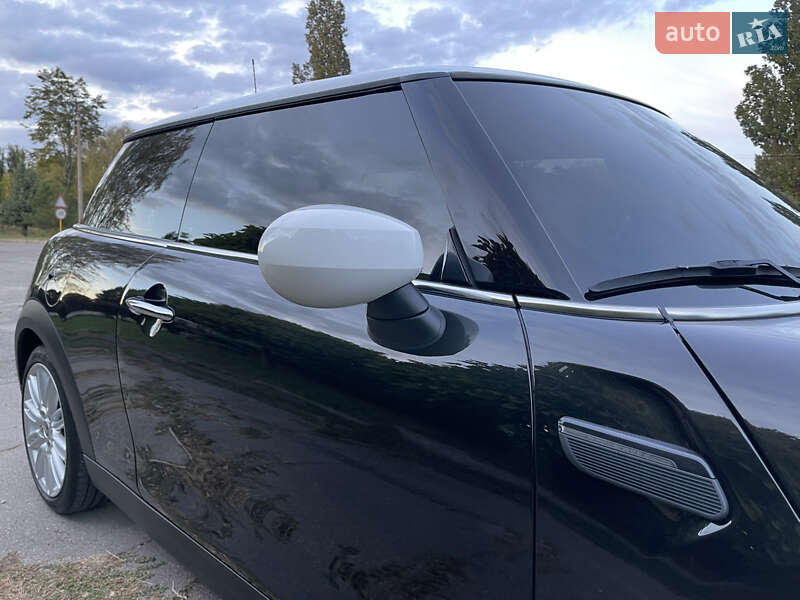 Хэтчбек MINI Cooper 2022 в Запорожье