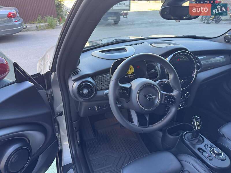 Хетчбек MINI Cooper 2023 в Києві фото 5 Хетчбек MINI Cooper 2023 в Києві