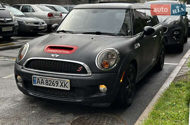Хэтчбек MINI Cooper 2010 в 