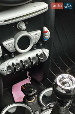 Хэтчбек MINI Cooper 2010 в 