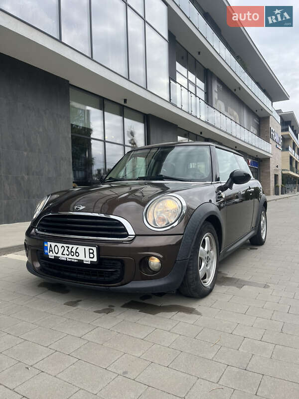 Хетчбек MINI Cooper 2010 в Ужгороді