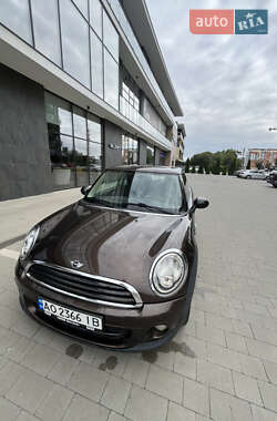 Хэтчбек MINI Cooper 2010 в 