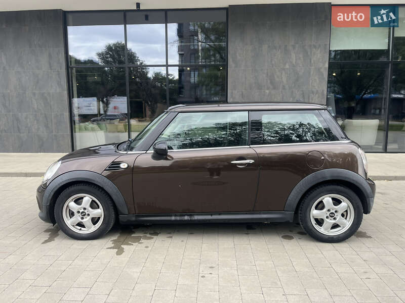 Хетчбек MINI Cooper 2010 в Ужгороді