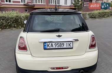 Хэтчбек MINI Cooper 2012 в 